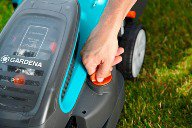 Газонокосилка аккумуляторная PowerMax Li40/32 (32см, тр-ник 30л, 2 в 1, до 250м2, с акб и зарядным устройством в комплекте). Купить в Бресте.